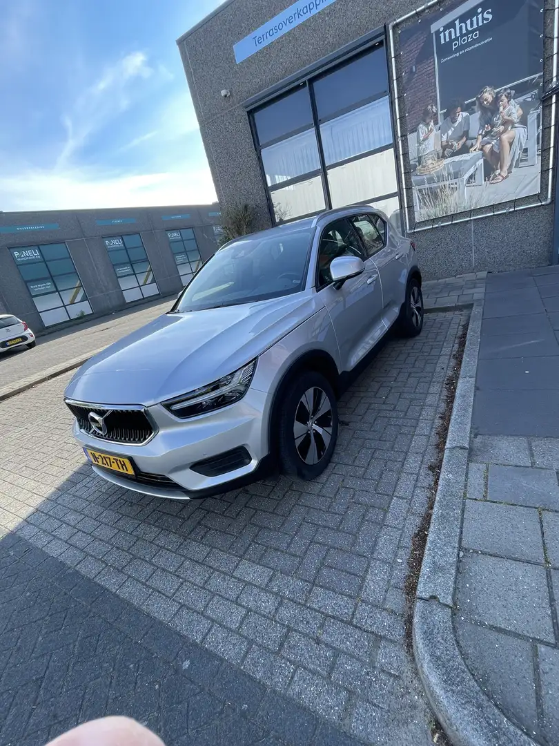 Volvo XC40 T3 Momentum - 1