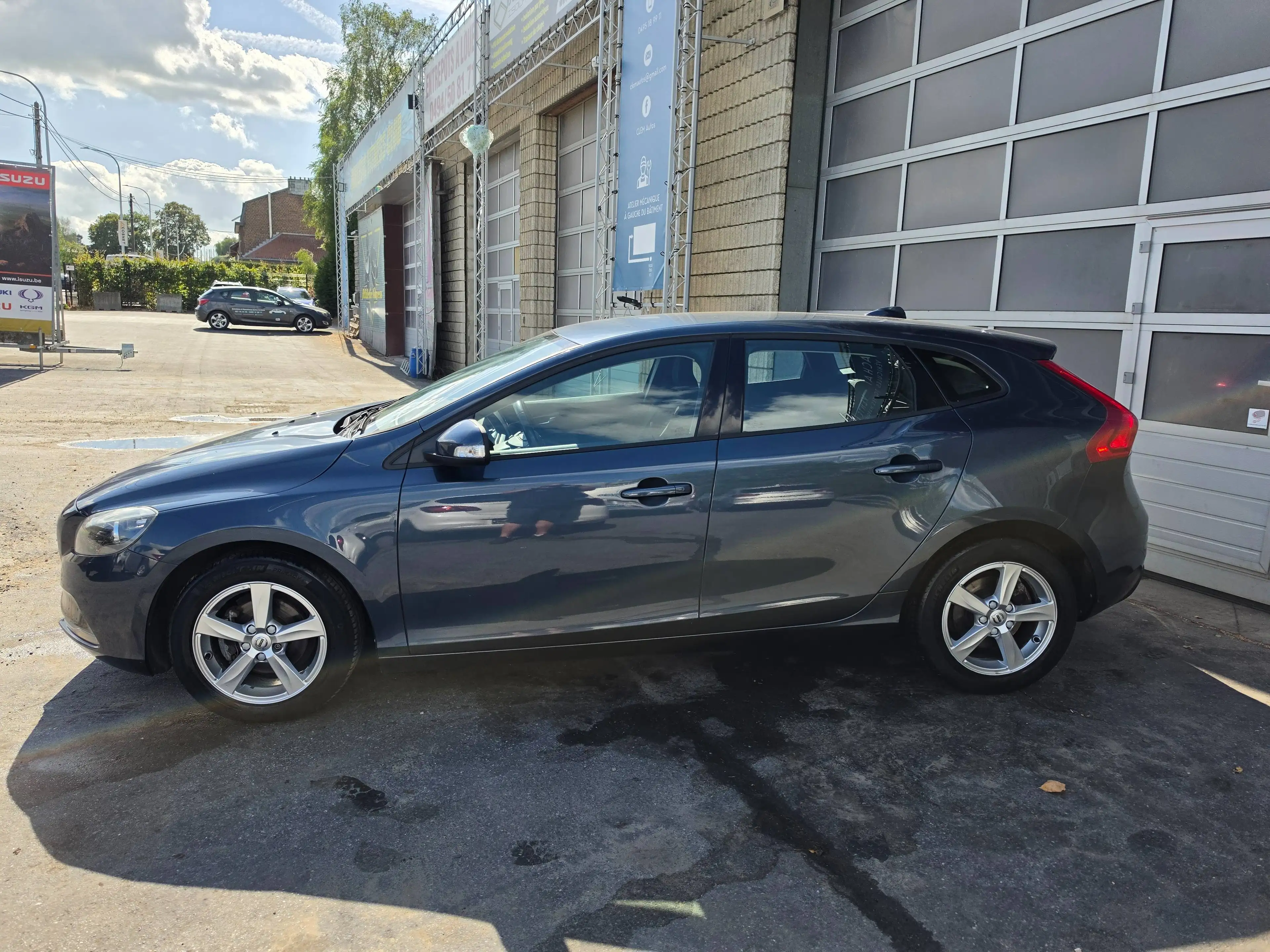 Volvo V40 V40 2.0 D2 Momentum GPS, climatisation, 1er propriétaire, Euro 6 — photo 2