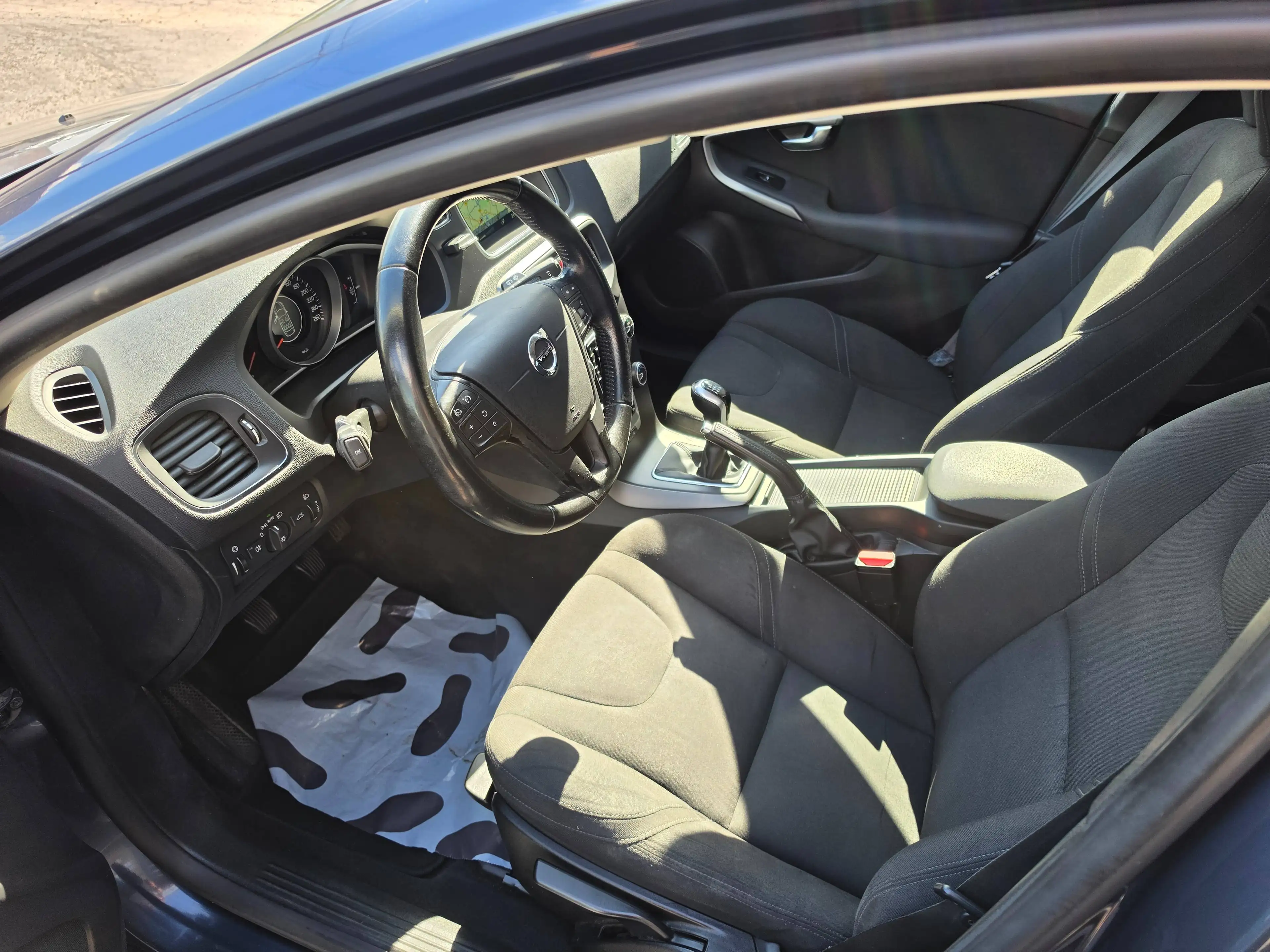 Volvo V40 V40 2.0 D2 Momentum GPS, climatisation, 1er propriétaire, Euro 6 — photo 13