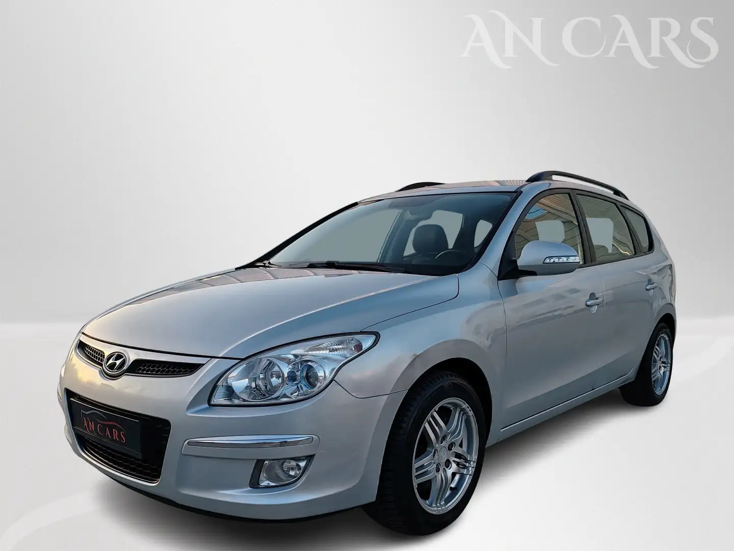 Hyundai i30 2.0 Premium Voll-Leder Navi PDC großer Service Gris - 1