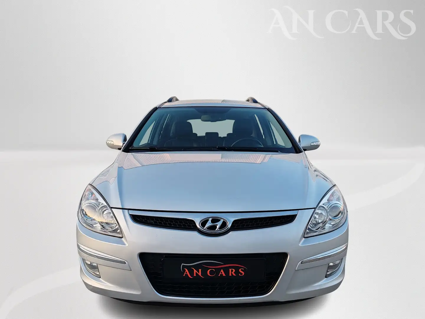 Hyundai i30 2.0 Premium Voll-Leder Navi PDC großer Service Gris - 2