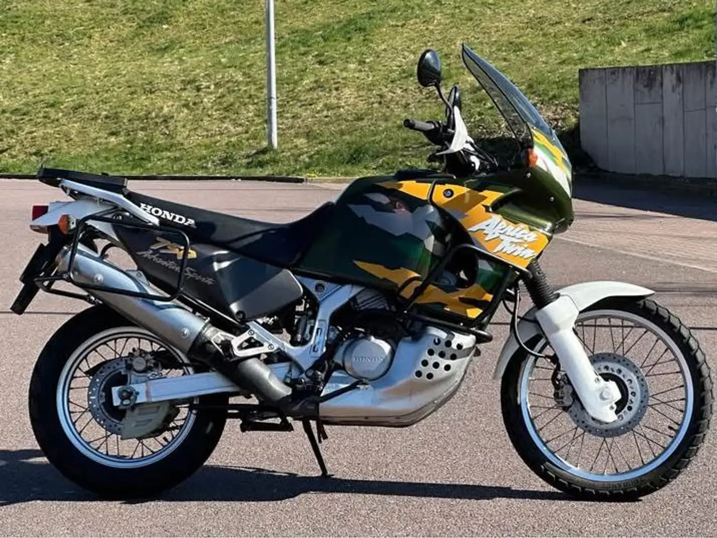 Honda XRV 750 Africa Twin RD07 Verde - 1