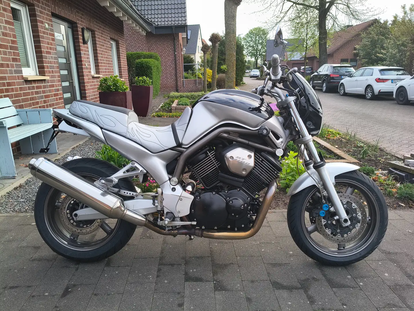 Yamaha BT 1100 Bulldog Belgarda 1. Hand Plateado - 2