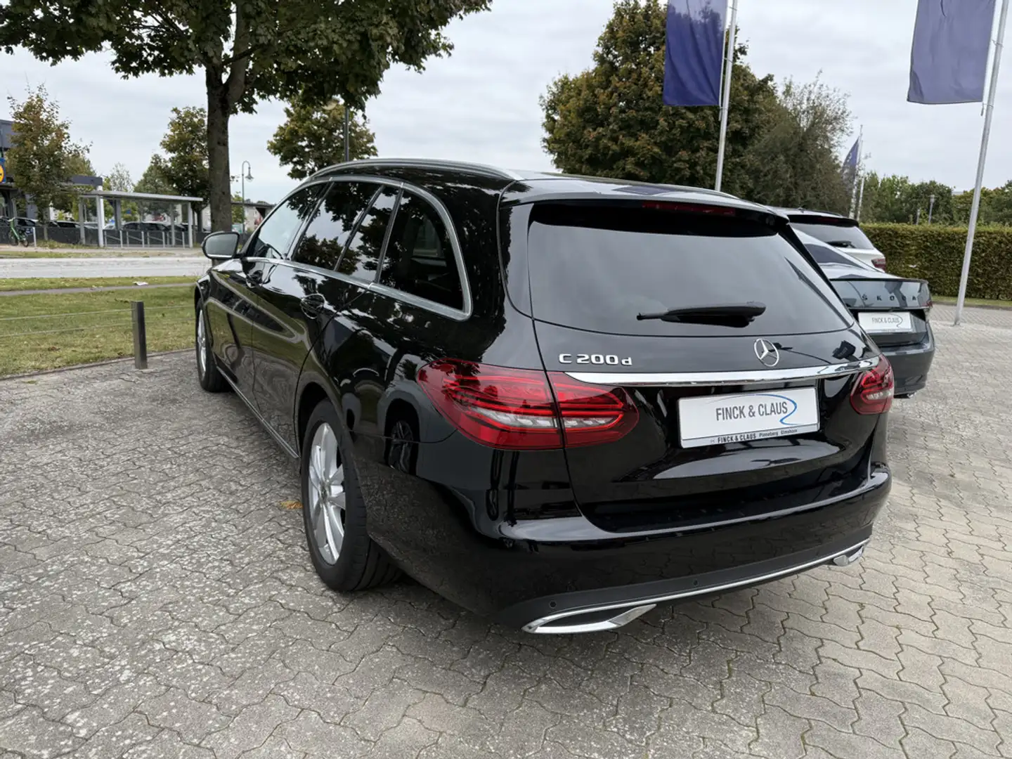 Mercedes-Benz C 200 d T Avantgarde Schwarz - 2