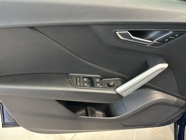 Audi Q2 view 16