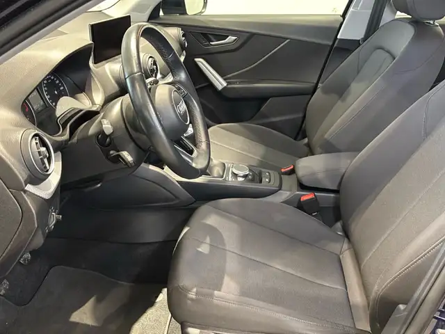 Audi Q2 view 9