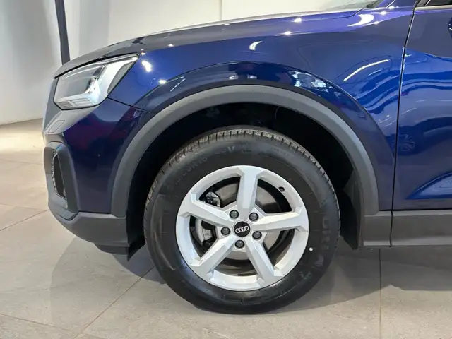 Audi Q2 view 8