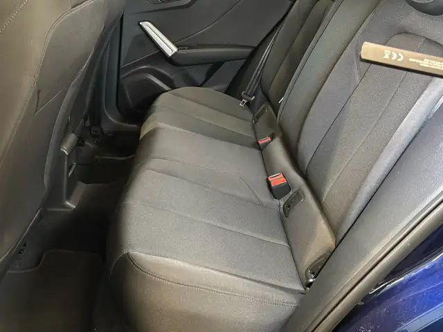 Audi Q2 view 12