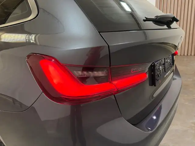 BMW 3 Series view 9