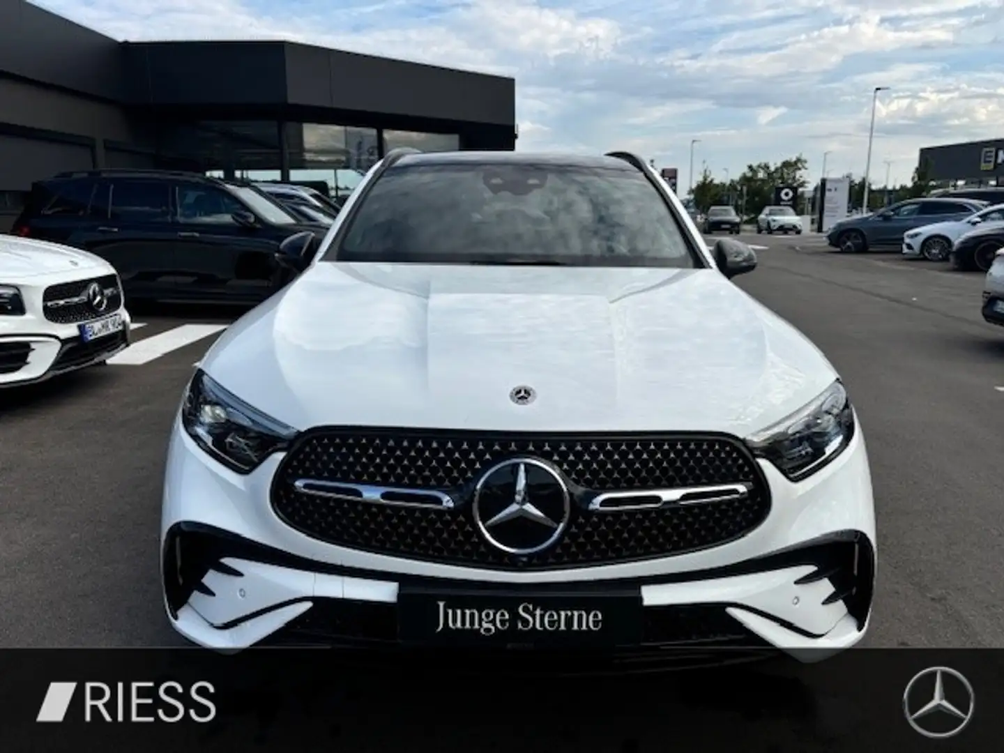 Mercedes-Benz GLC 220 d 4M AMG Sport Night Distr Pano AHK 20" Weiß - 2