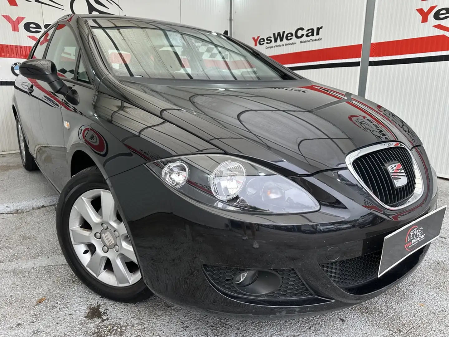SEAT Leon 1.9TDI Stylance Ecomotive DPF Negro - 1