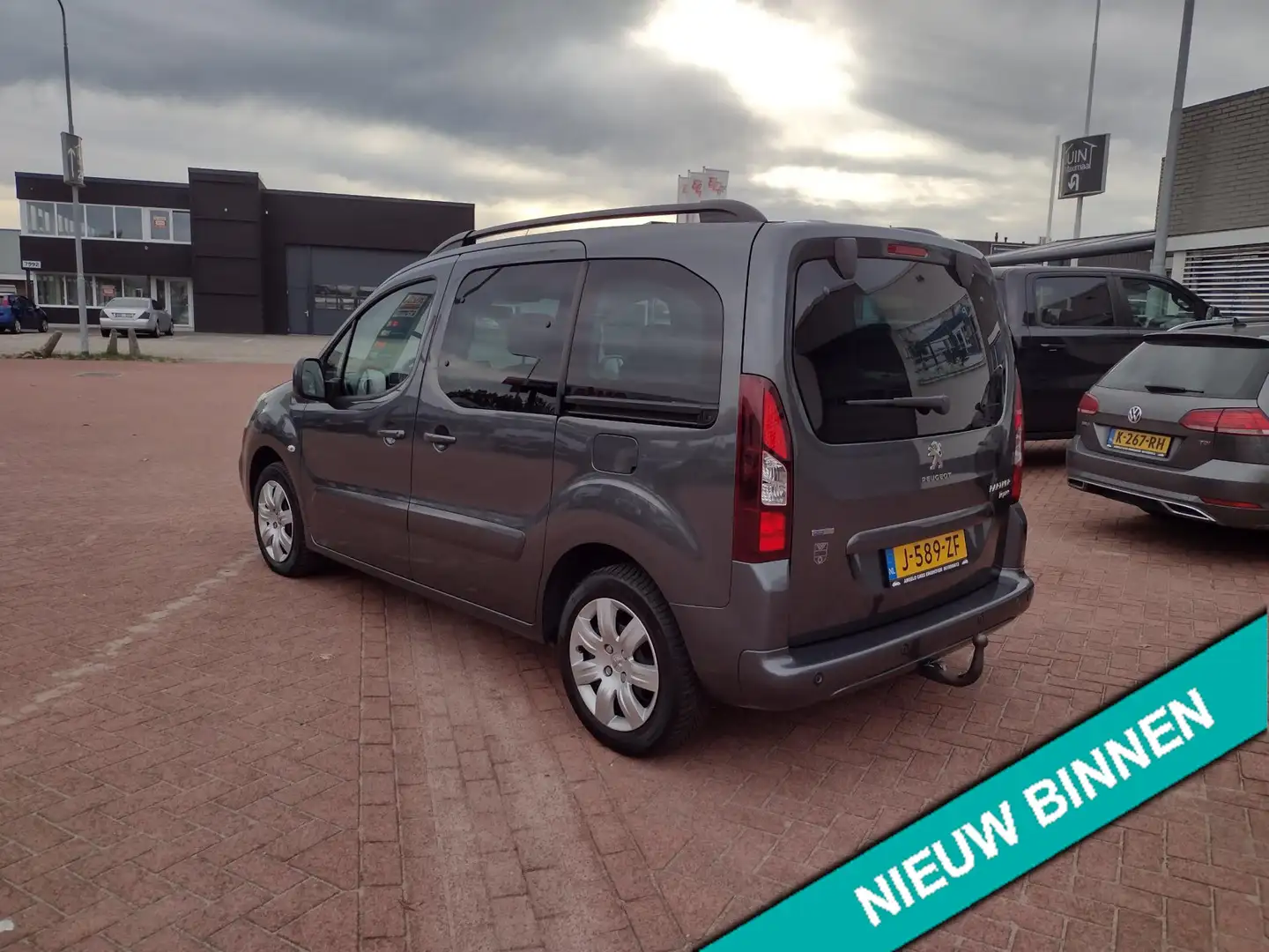 Peugeot Partner Tepee 1.2 PureTech Active MOOIE AUTO BEL 061959061 Gris - 2