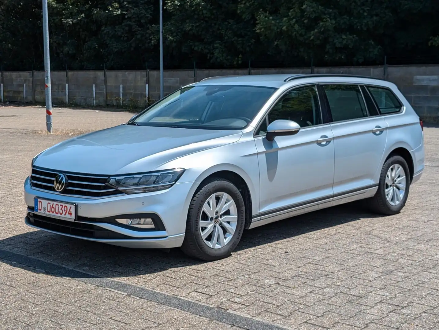Volkswagen Passat Variant Dig.Klima/Kamera/AHK Grau - 1
