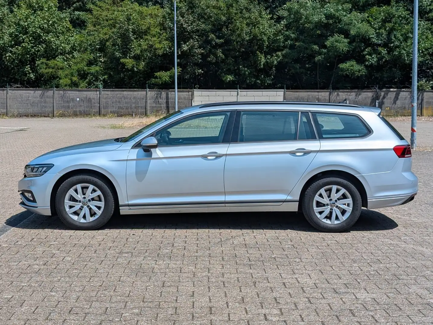 Volkswagen Passat Variant Dig.Klima/Kamera/AHK Grau - 2