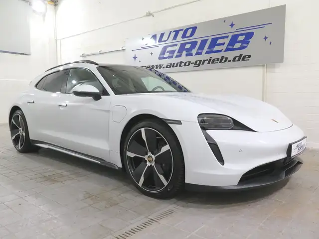 Porsche Taycan LED, Luftfederung, Navi, ACC, 21" Alu