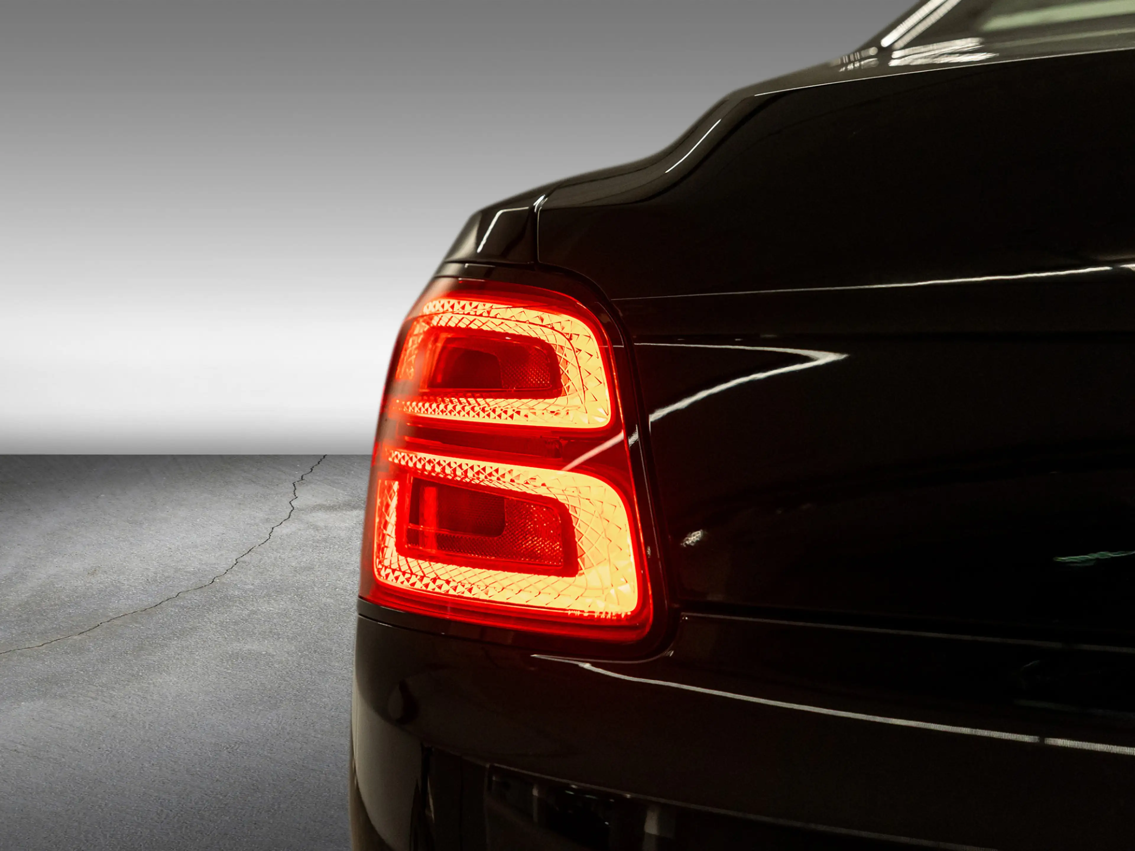 Bentley Flying Spur Azure Hybrid |Touring Spec|NAIM|Rotating — photo 12