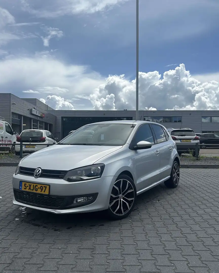 Volkswagen Polo 1.2 TSI Highline Grijs - 1