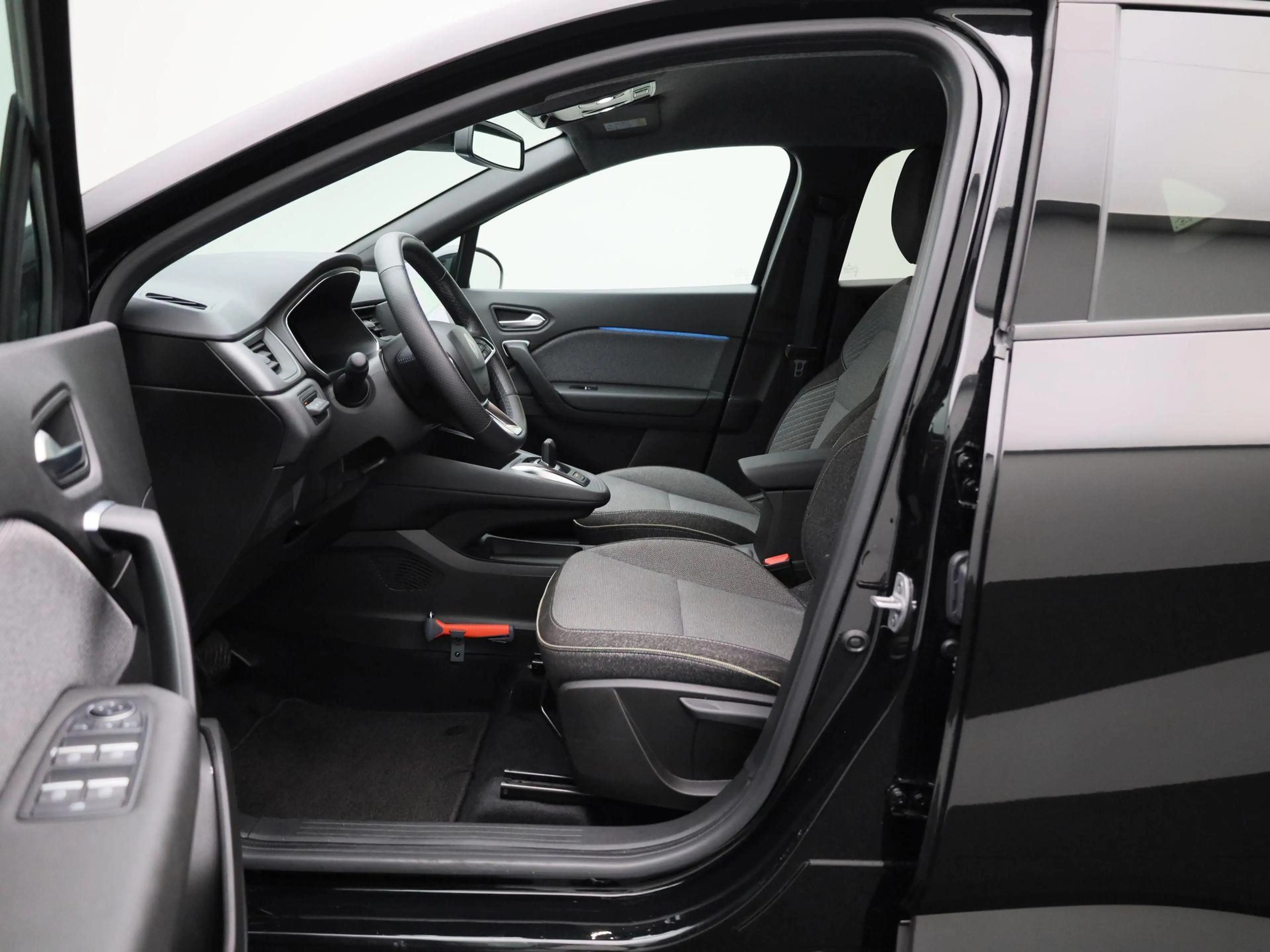 Renault Captur 1.8 E-Tech full hybrid 160 techno — photo 9