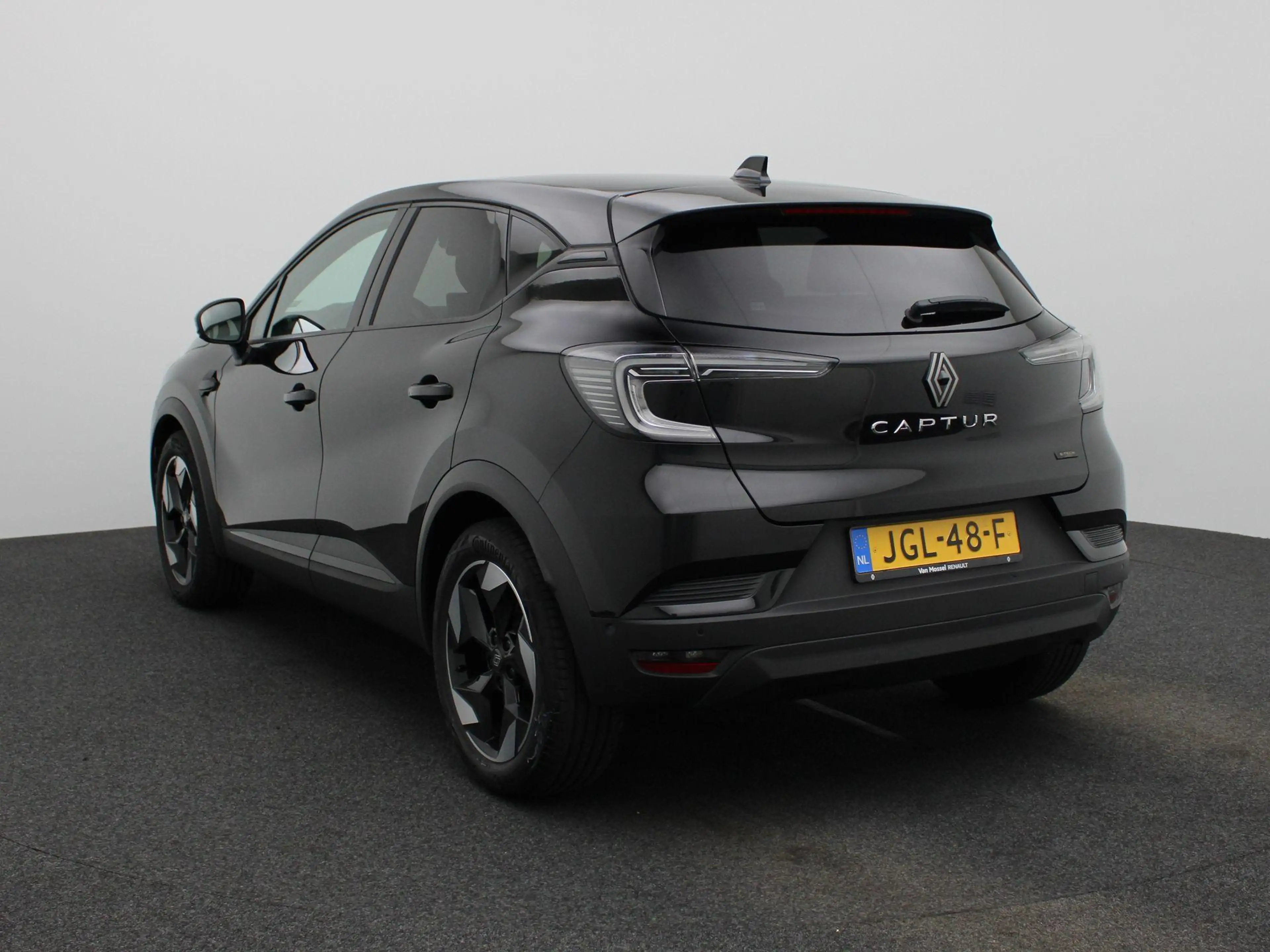 Renault Captur 1.8 E-Tech full hybrid 160 techno — photo 2
