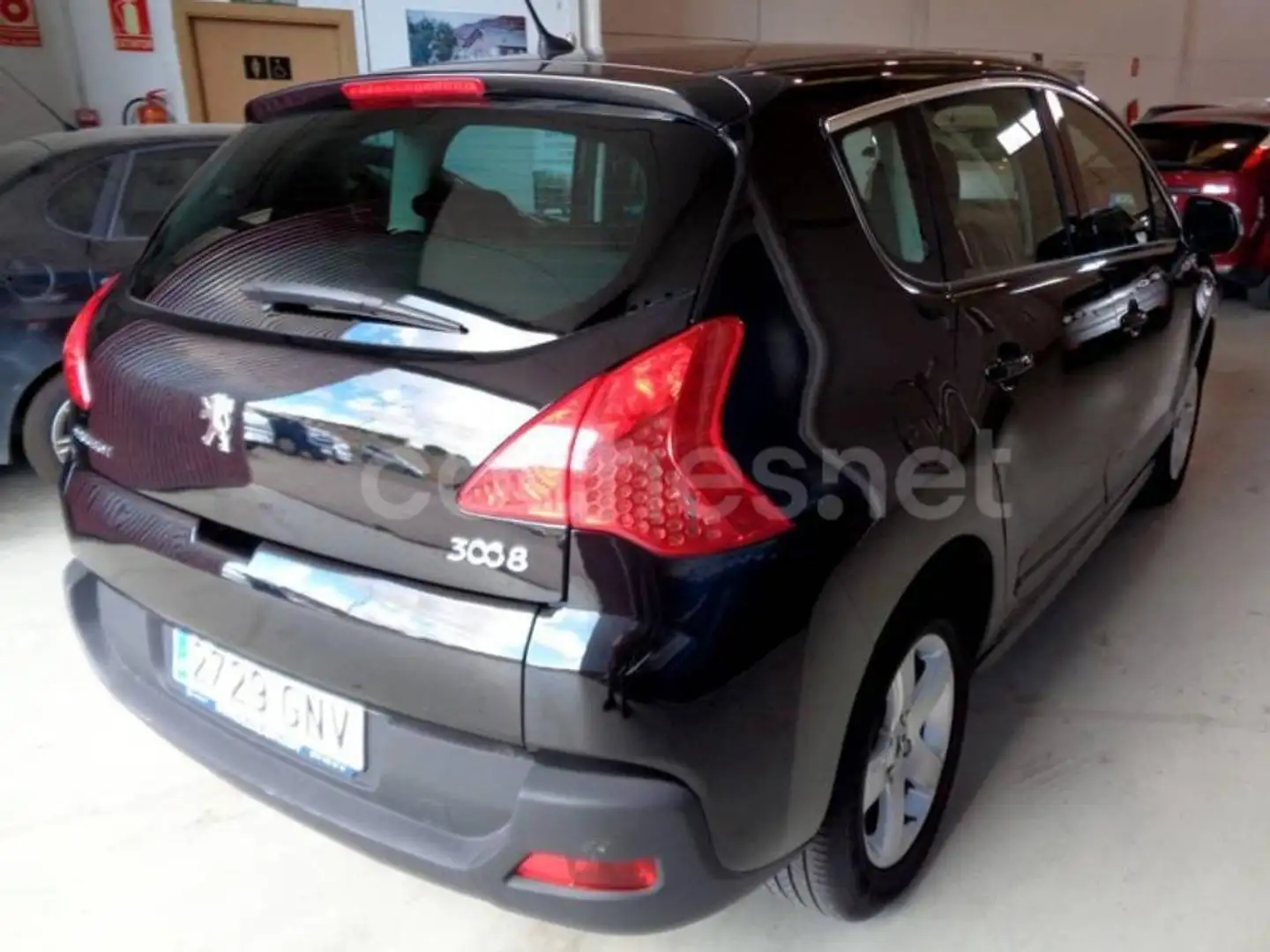 Peugeot 3008 3008 1.6HDI FAP Premium Premium Negro - 2