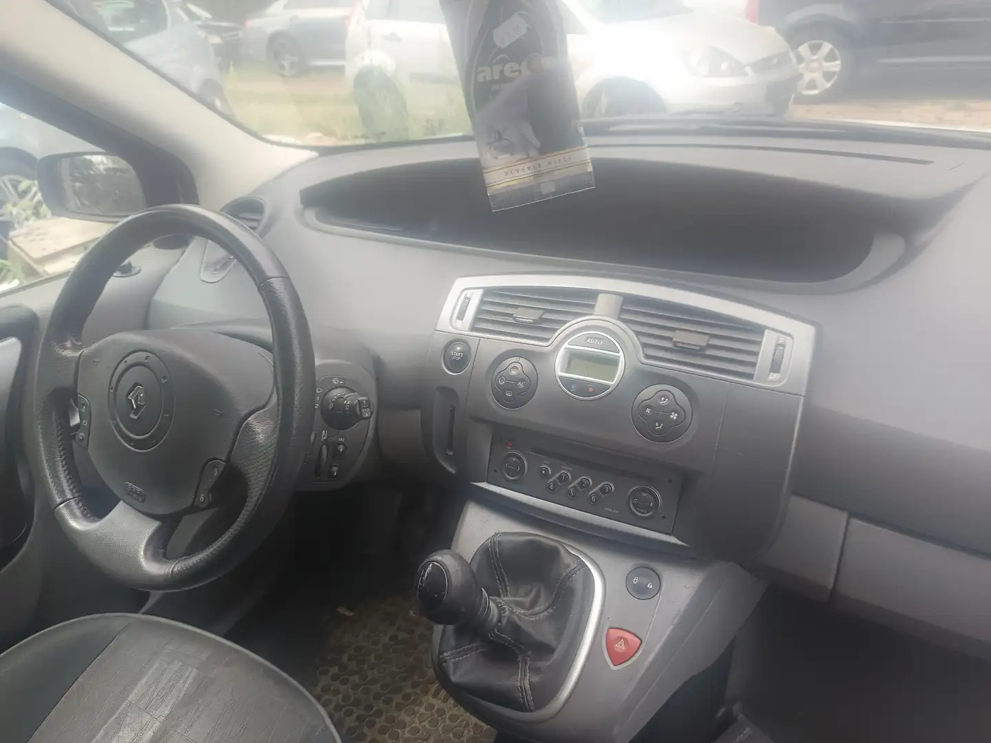 Renault Grand Scenic 1.9 dCi FAP Avantage - 1
