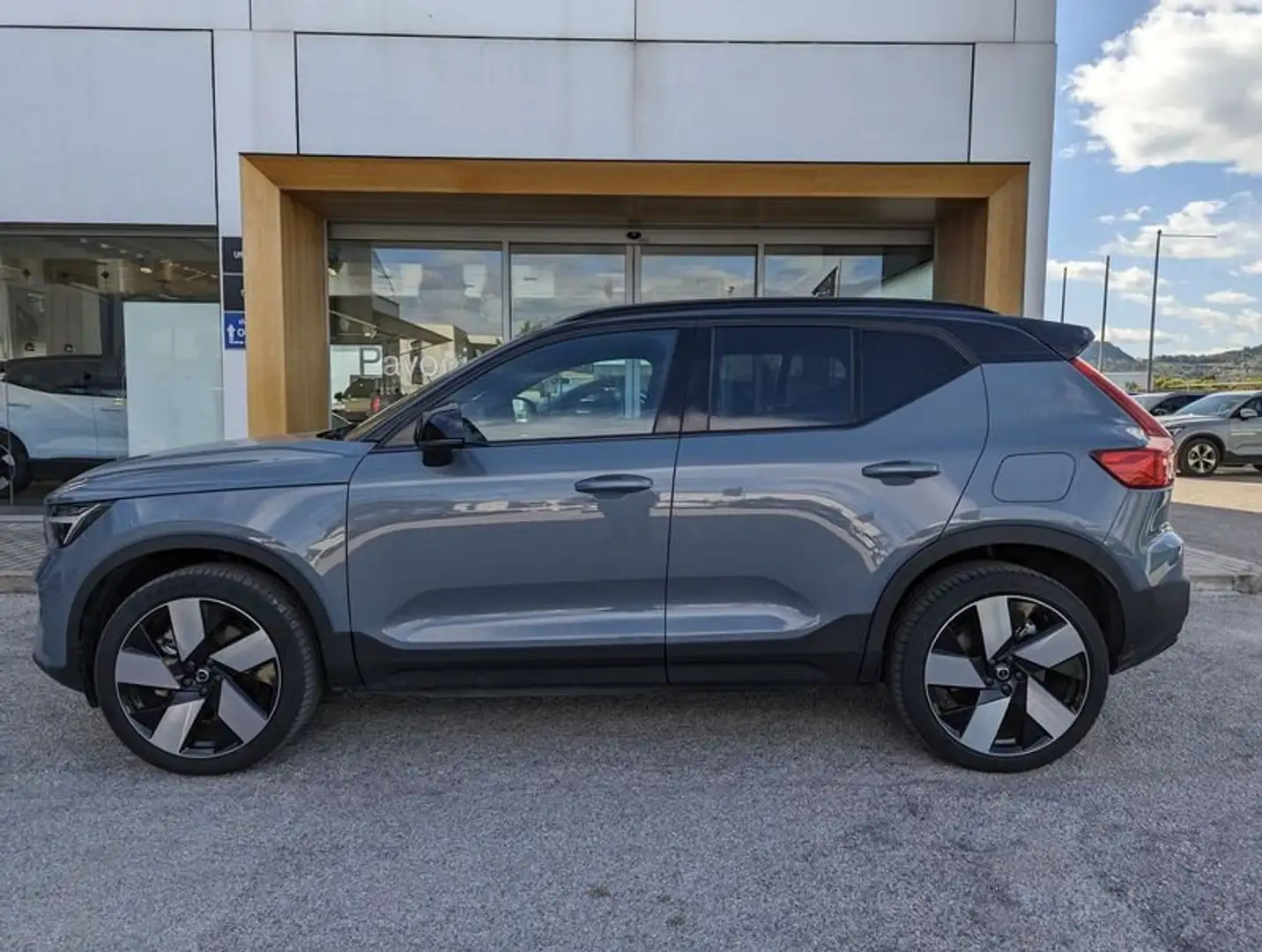 Volvo XC40 Recharge Pure Electric Plus Grigio - 2