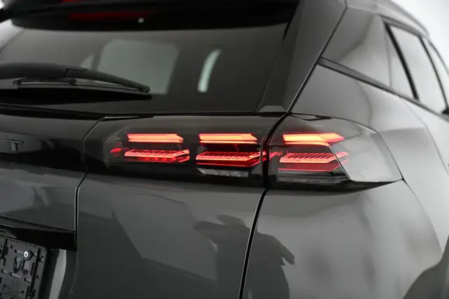Peugeot 2008 view 14