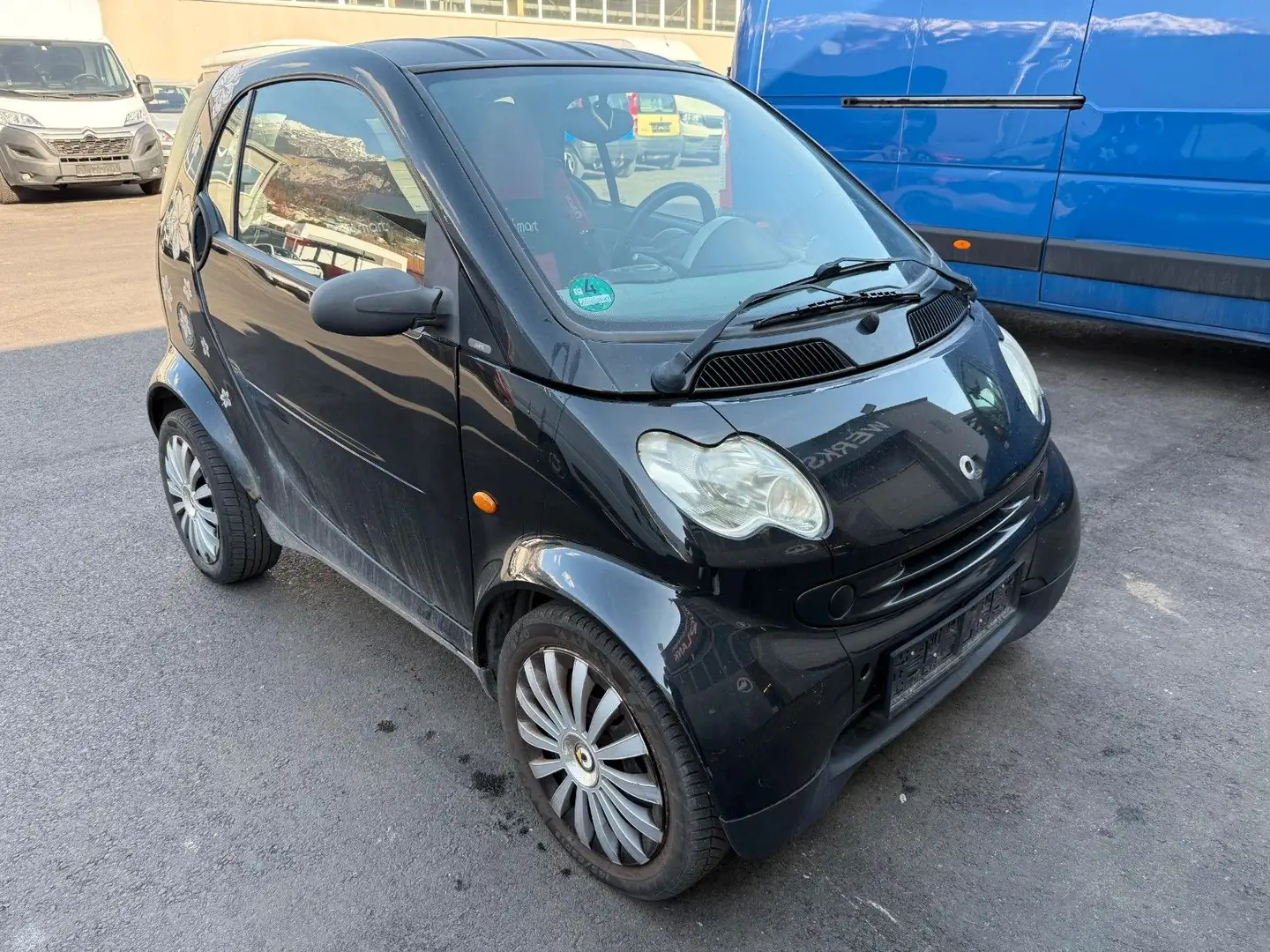 smart forTwo fortwo coupe Basis Schwarz - 2