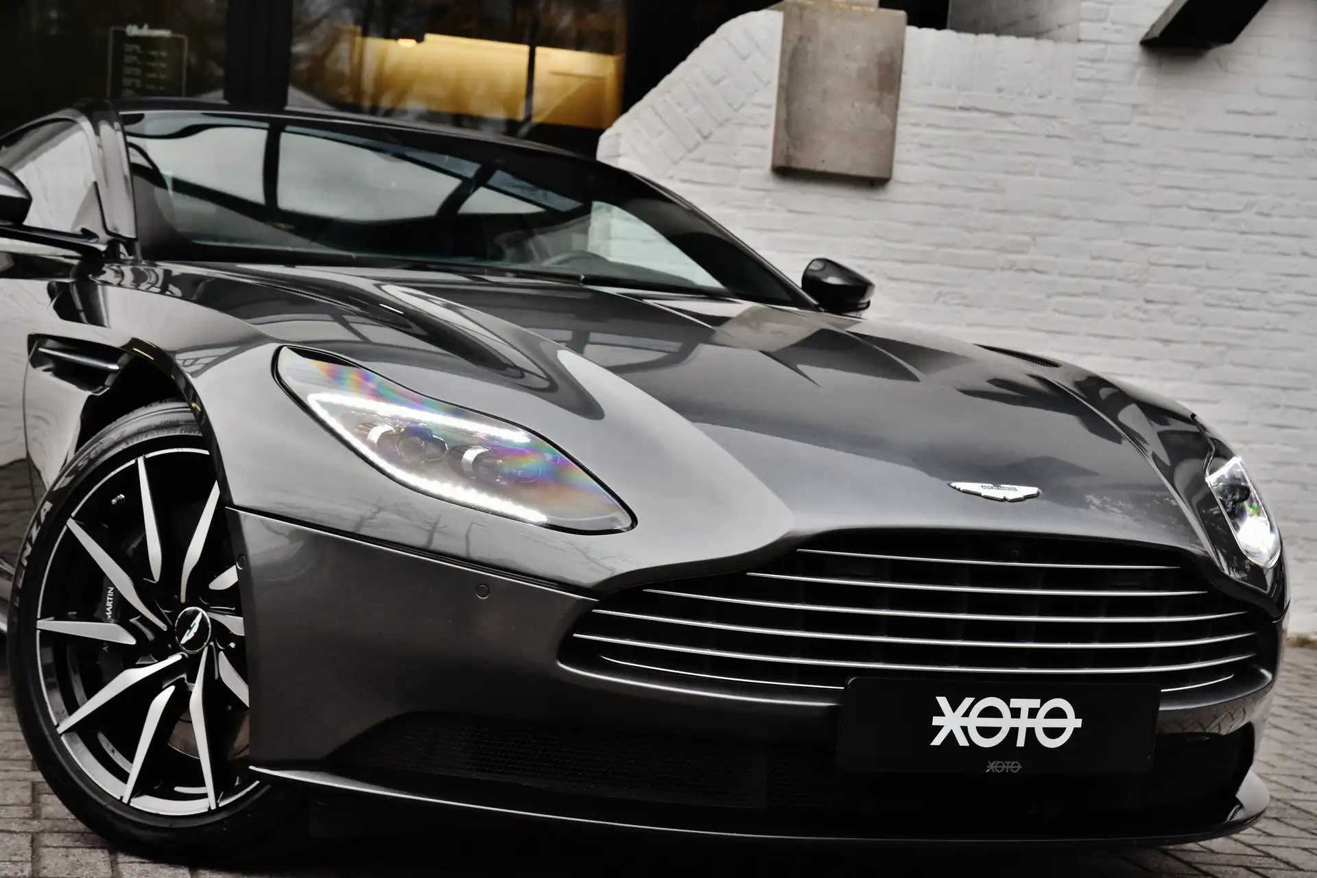 애스턴마틴 DB11 V8 2020 실버 사진 7