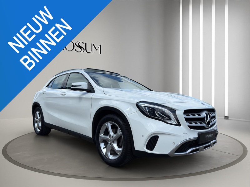 Mercedes-Benz GLA 180 Premium | Pano | Leder sportstoelen | Camera | 18"
