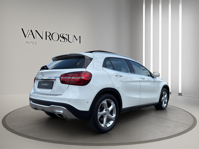 Mercedes-Benz GLA 180 Premium | Pano | Leder sportstoelen | Camera | 18" — photo 3