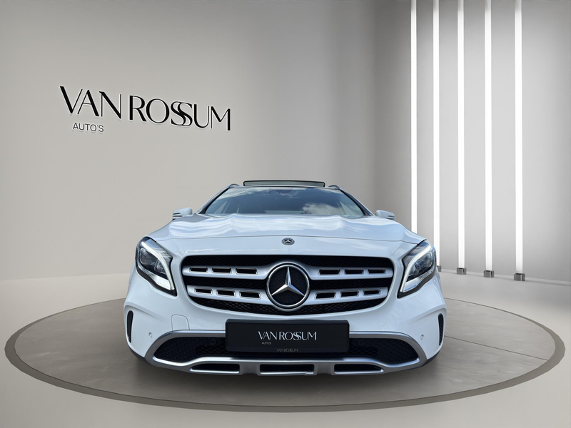 Mercedes-Benz GLA 180 Premium | Pano | Leder sportstoelen | Camera | 18" — photo 8