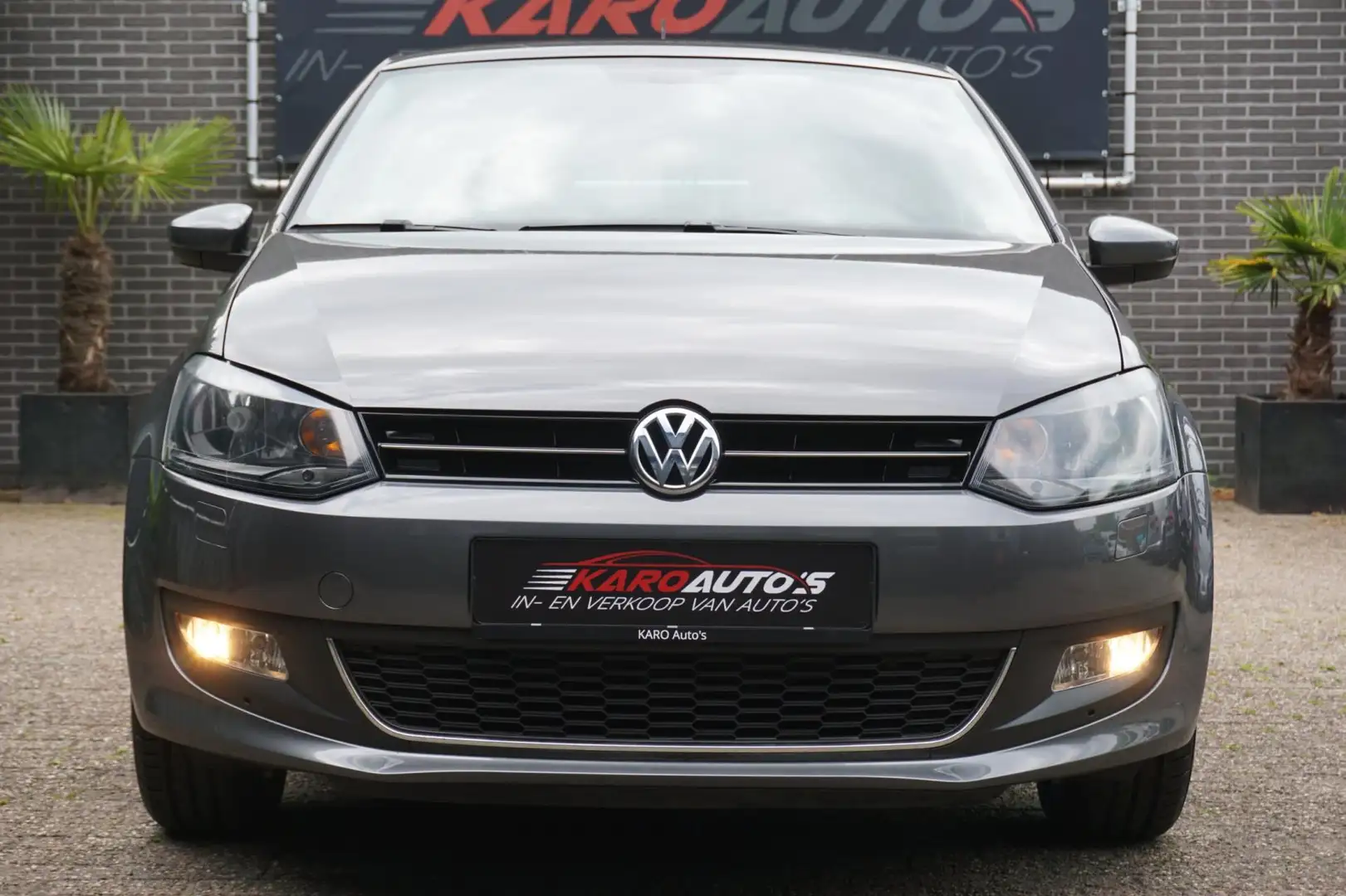Volkswagen Polo 1.2 TSI Life Nav Carplay Cruise Clima 1e Eig Gris - 2