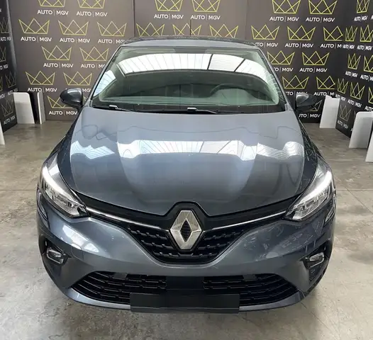 Renault Clio view 2