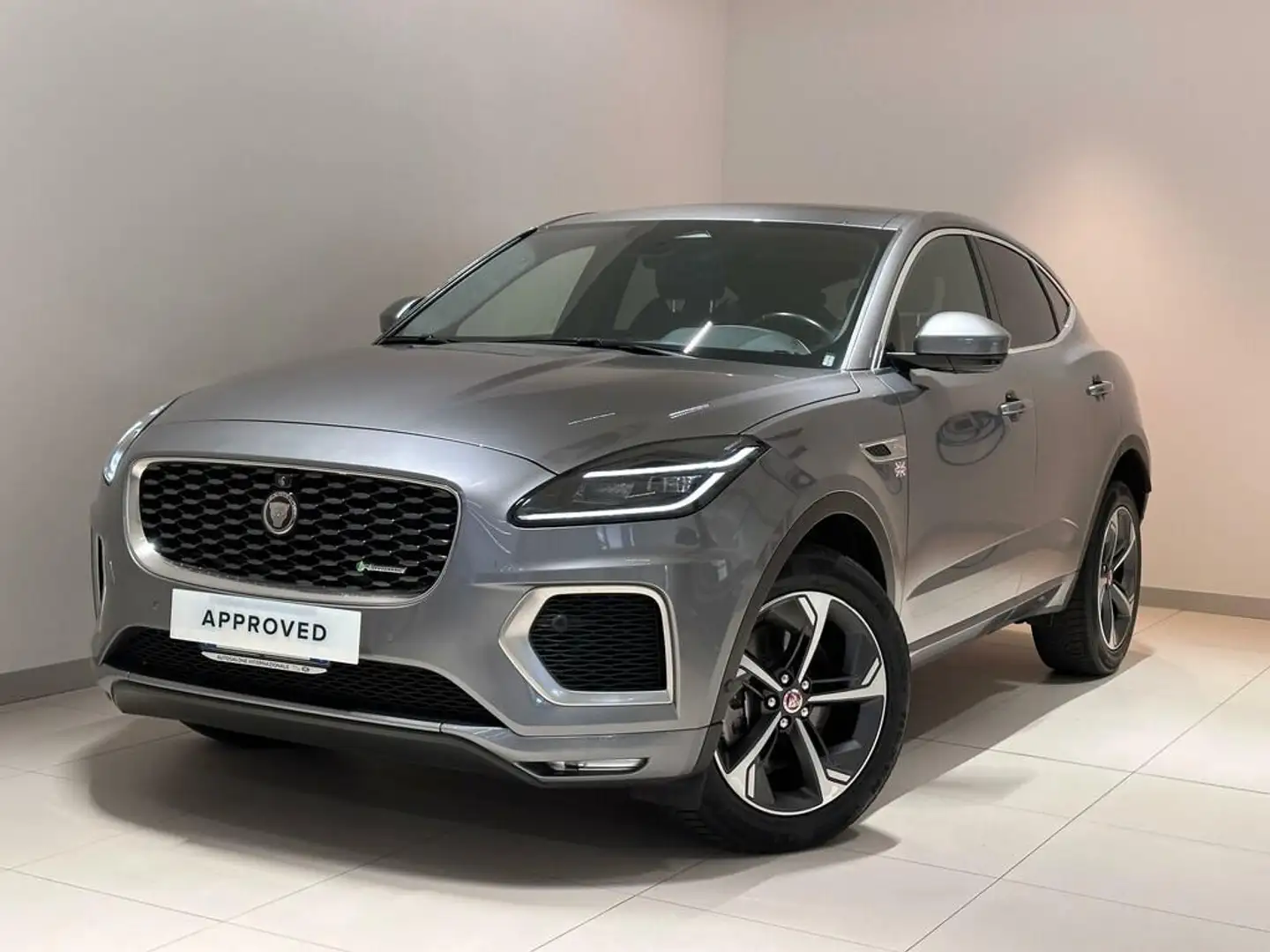 Jaguar E-Pace 2.0 D163 R-Dynamic SE awd auto Grijs - 1