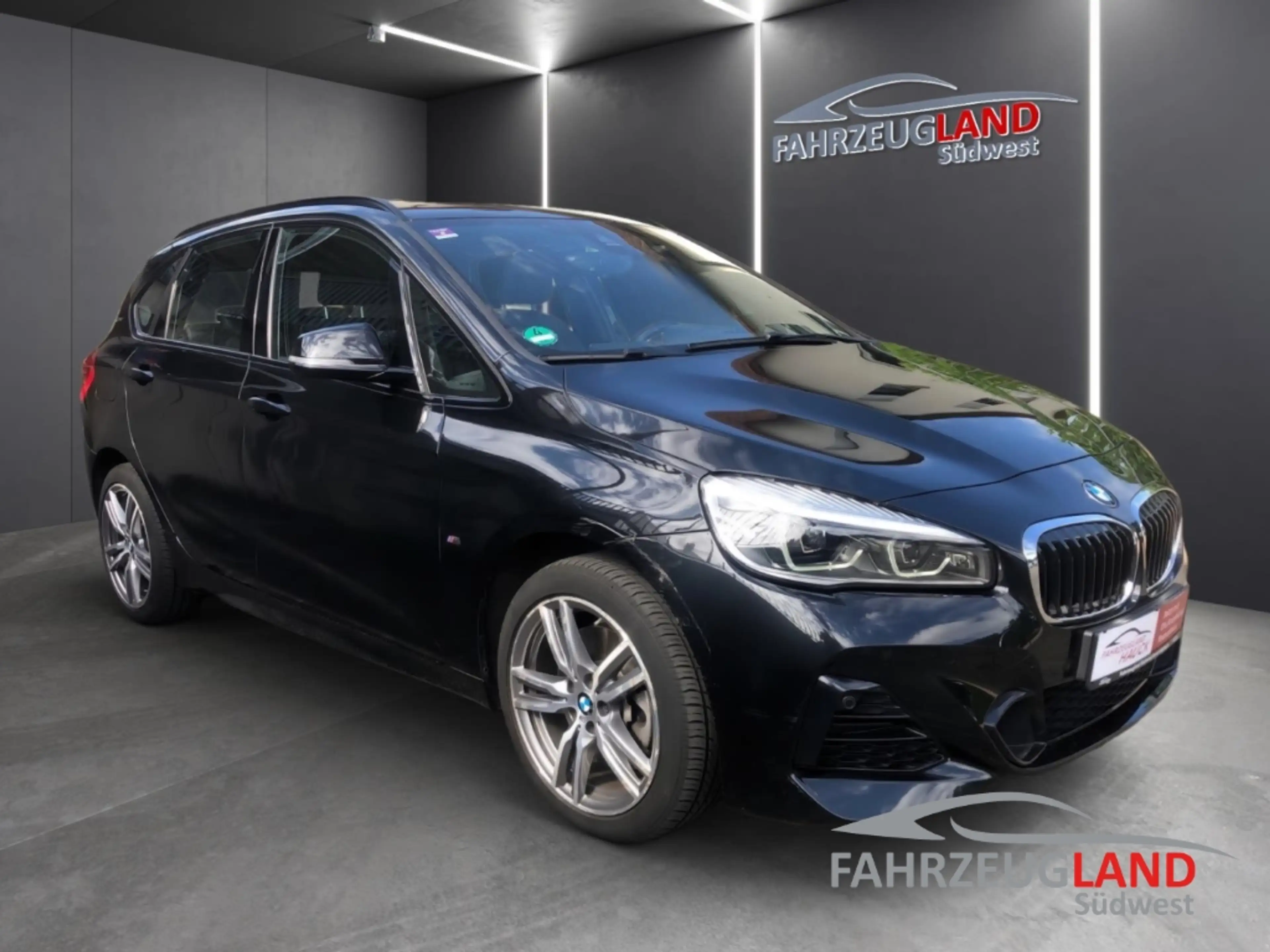 BMW 225 Active Tourer xe M Sport Pano Leder Navi Park-Assi — photo 2