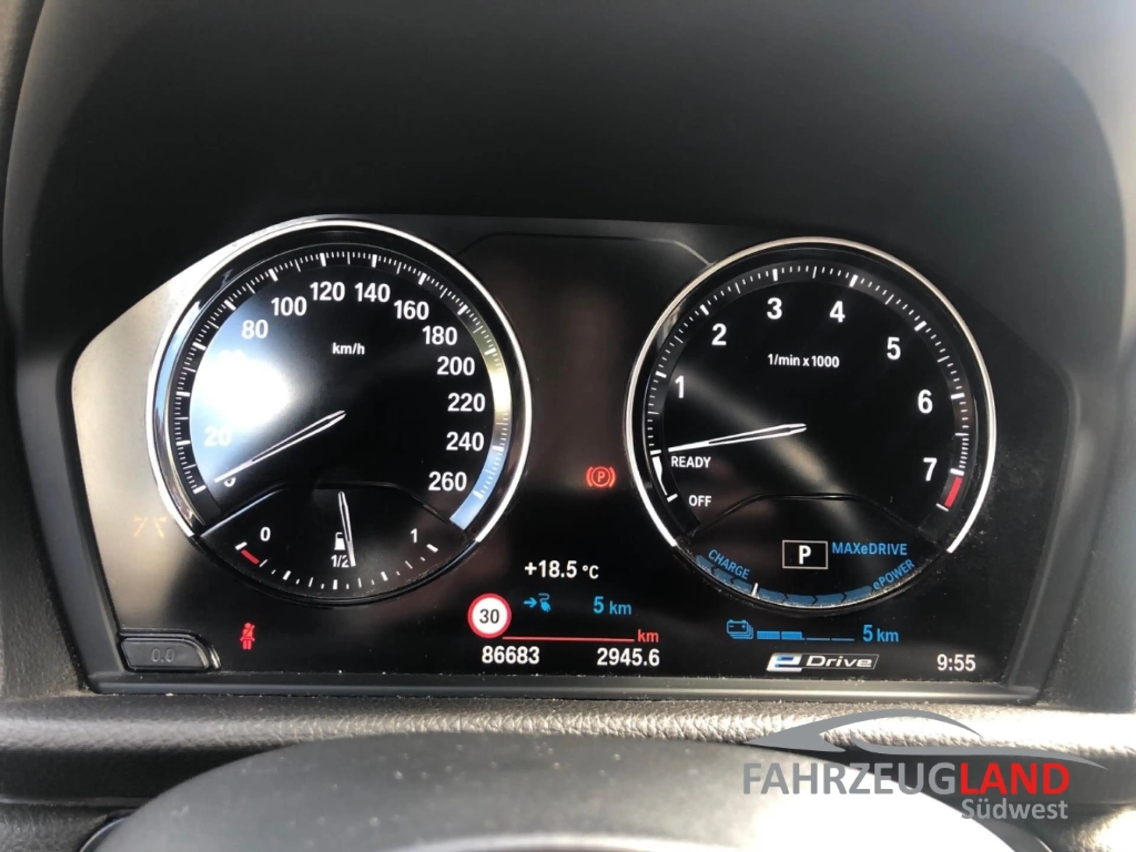 BMW 225 Active Tourer xe M Sport Pano Leder Navi Park-Assi — photo 13