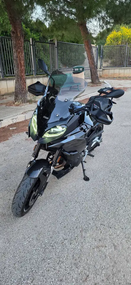 BMW F 900 XR