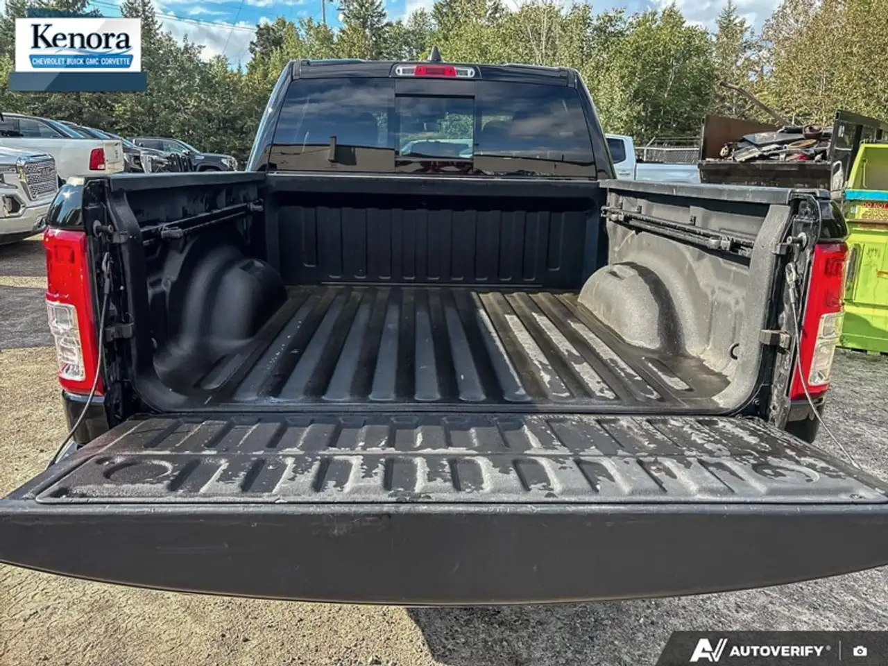 RAM 1500 снимка RAM 1500