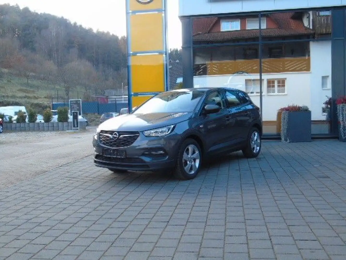 Opel Grandland X Edition 1.2 Grau - 1