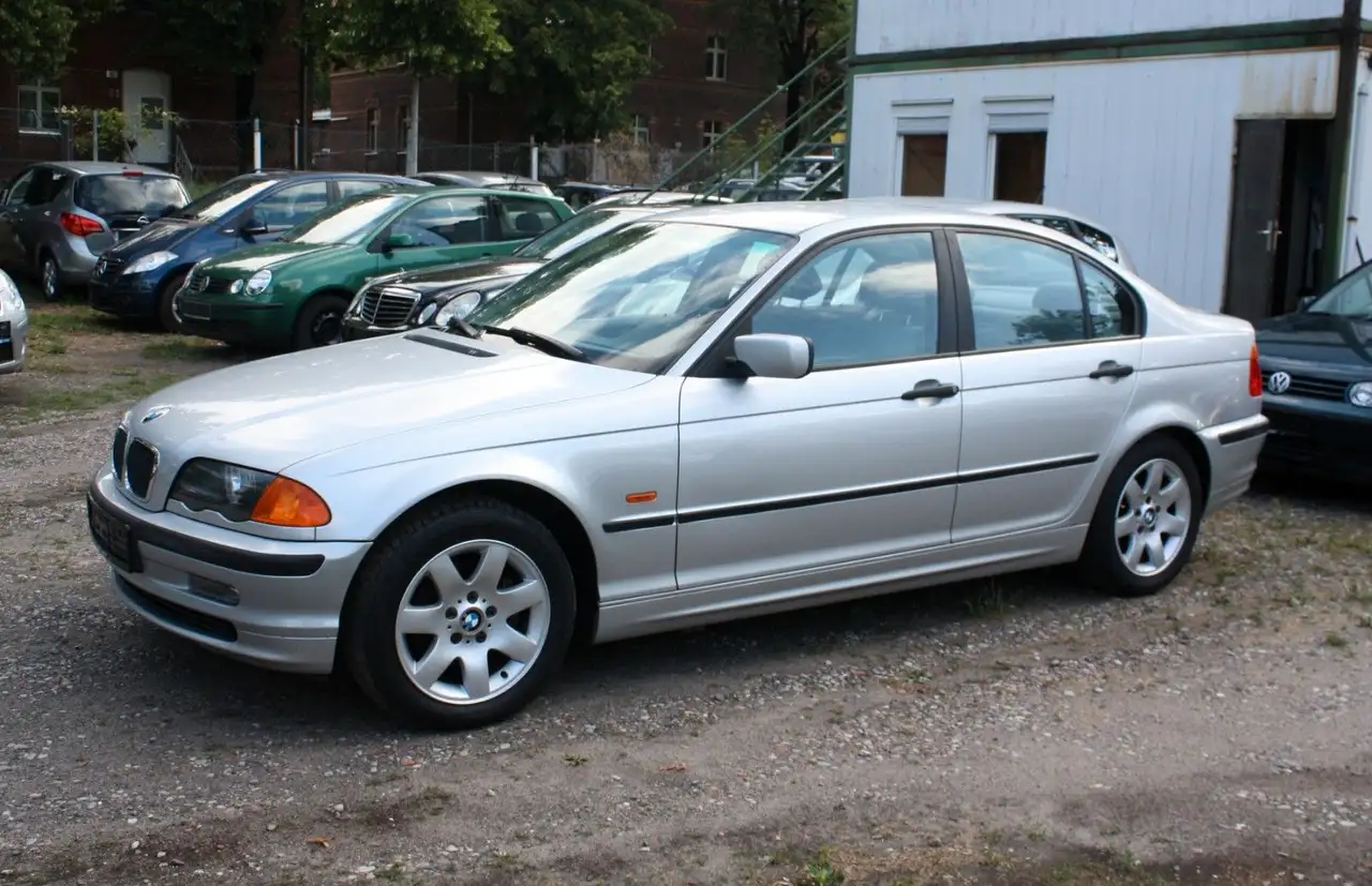 BMW 318 i TÜV/AU 07/2028, foto 3