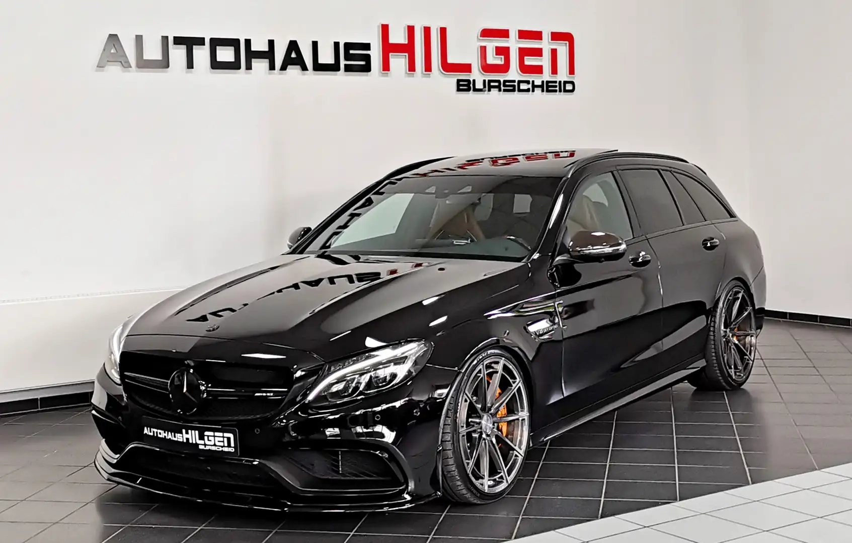 Mercedes-Benz C 63 AMG S T*Carbon*PerfSitze*S-AGA*Keramik*360K Zwart - 1