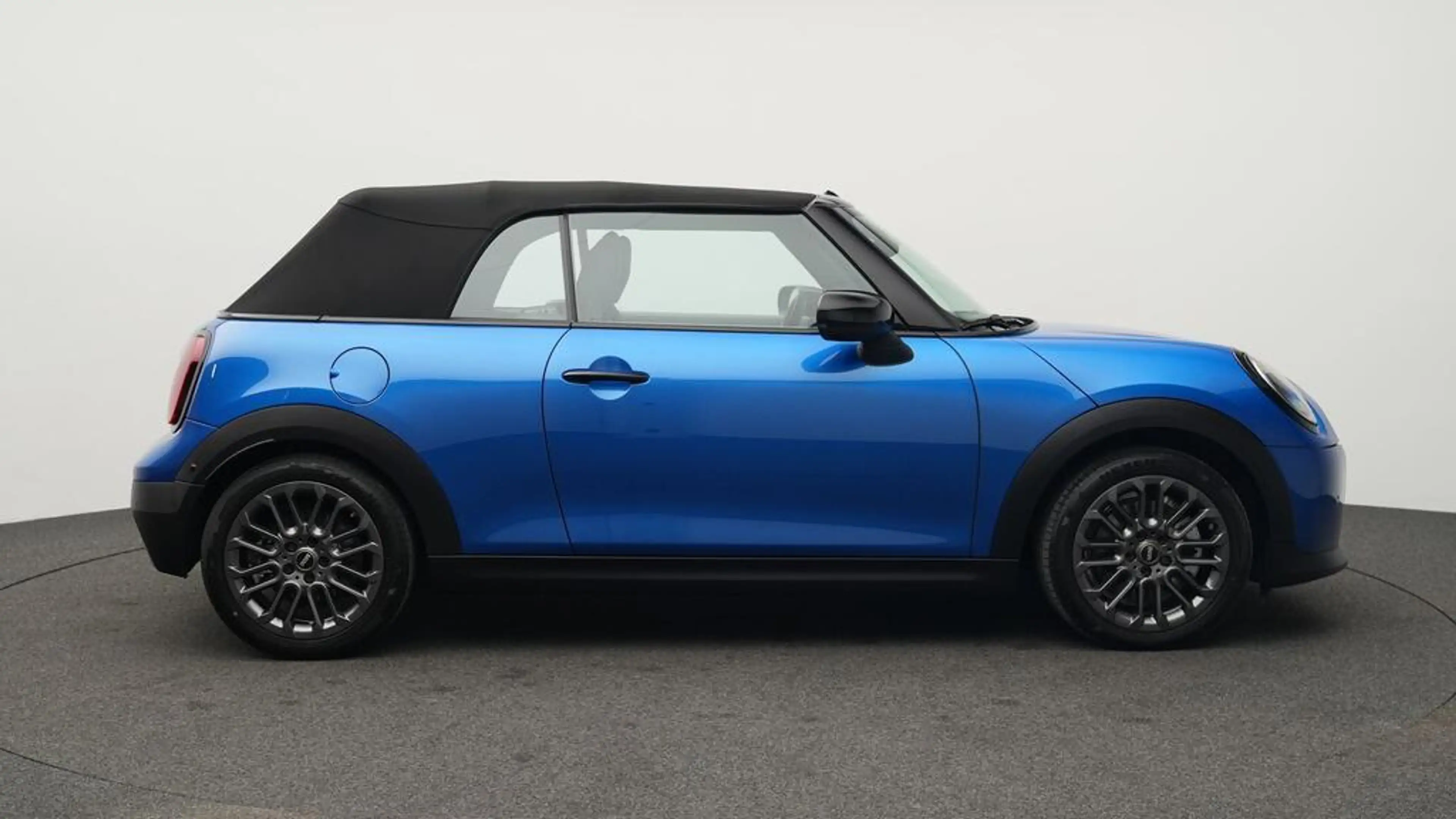 MINI Cooper C Cabrio Favoured Trim — photo 2