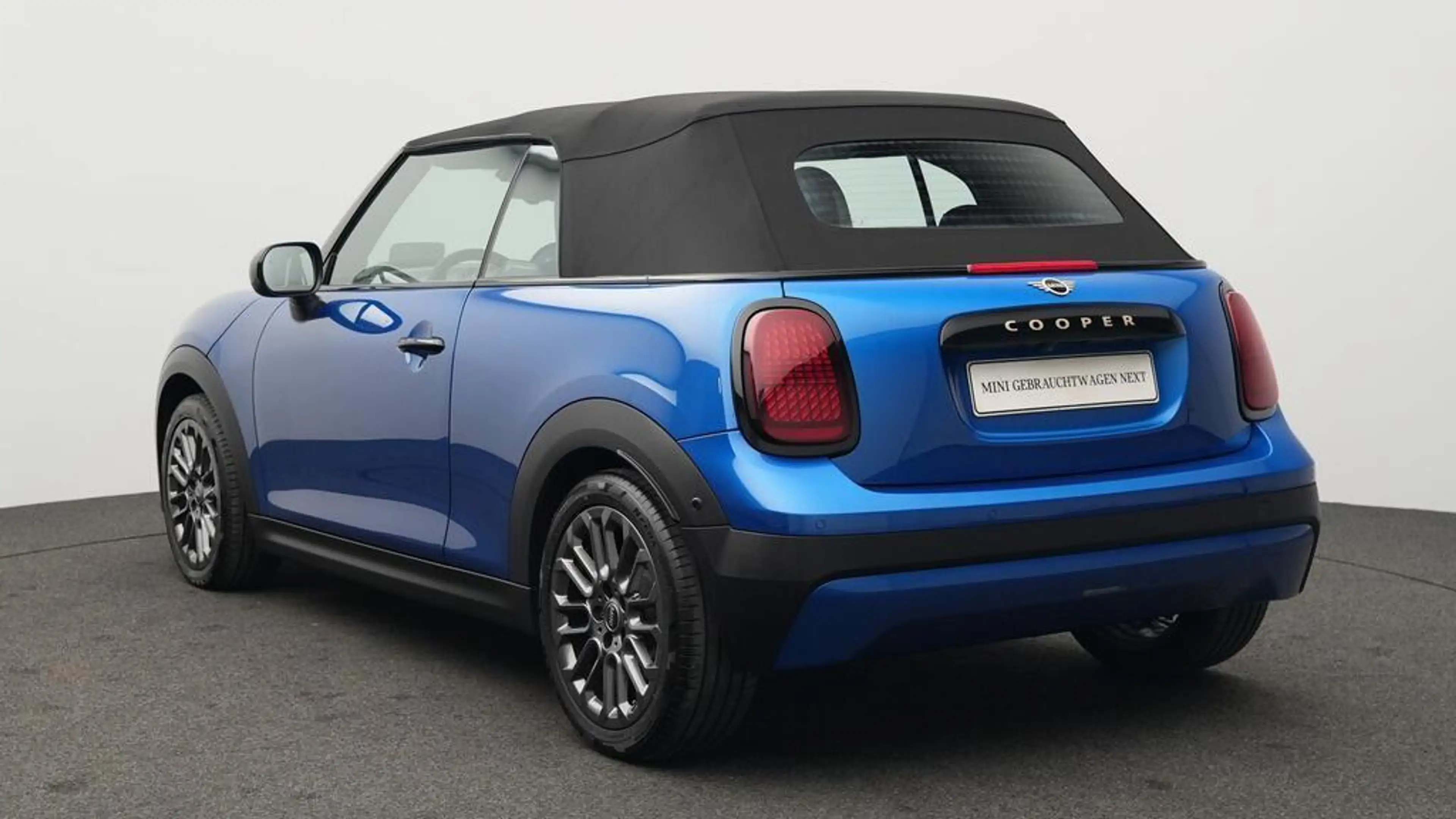 MINI Cooper C Cabrio Favoured Trim — photo 4