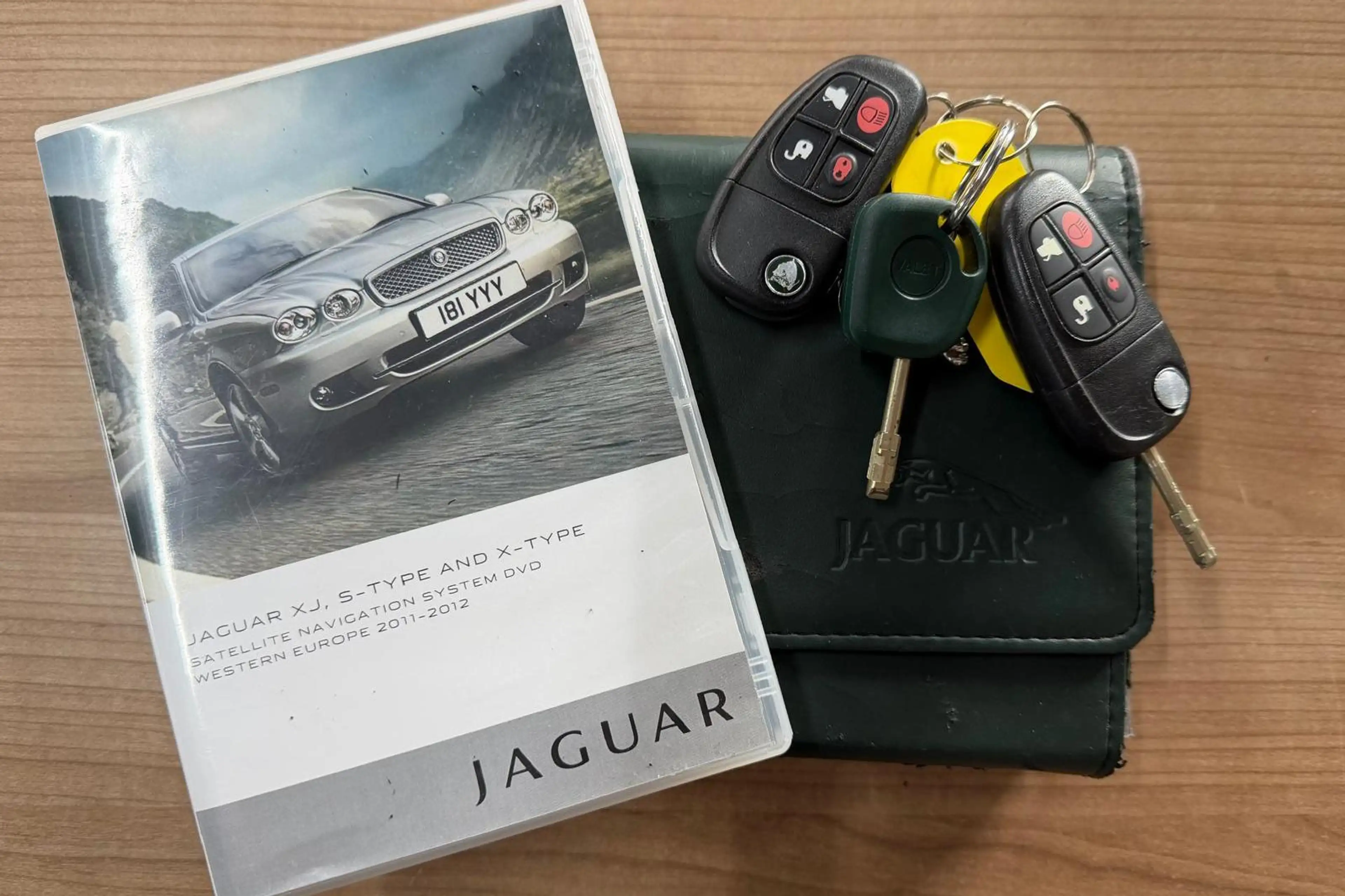 Jaguar XJ 3.0 V6 — photo 21