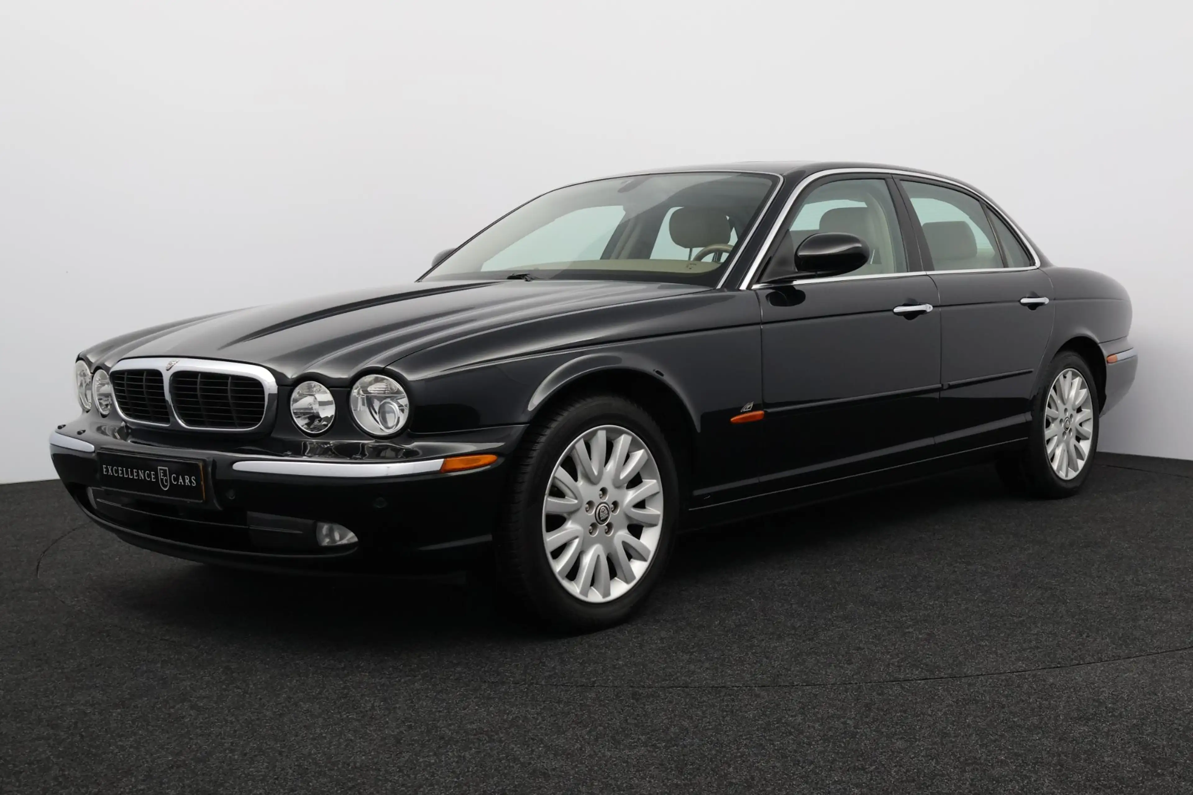 Jaguar XJ 3.0 V6 — photo 3
