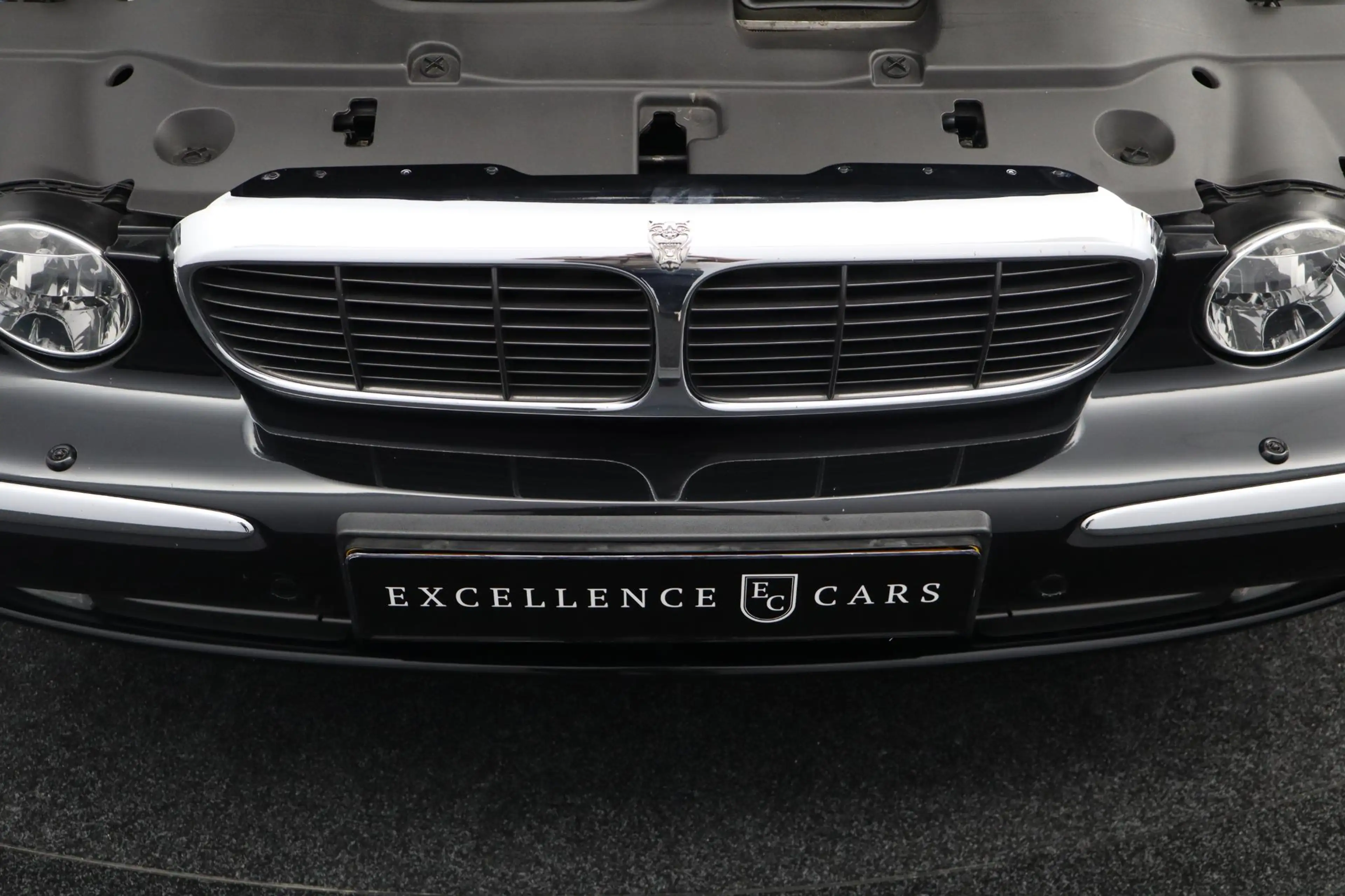 Jaguar XJ 3.0 V6 — photo 22