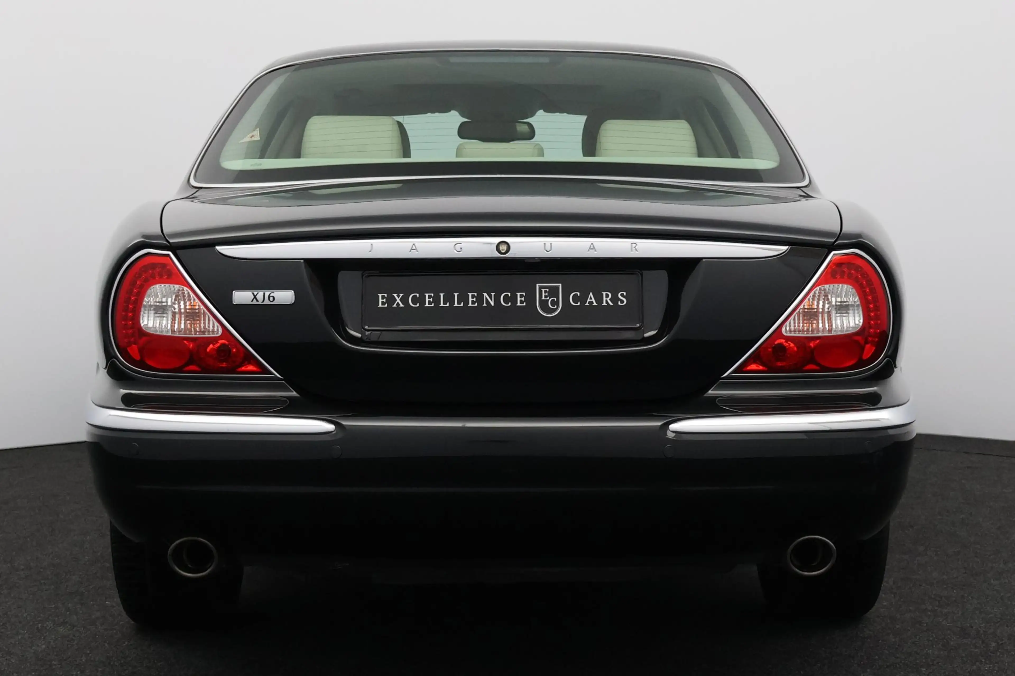 Jaguar XJ 3.0 V6 — photo 14