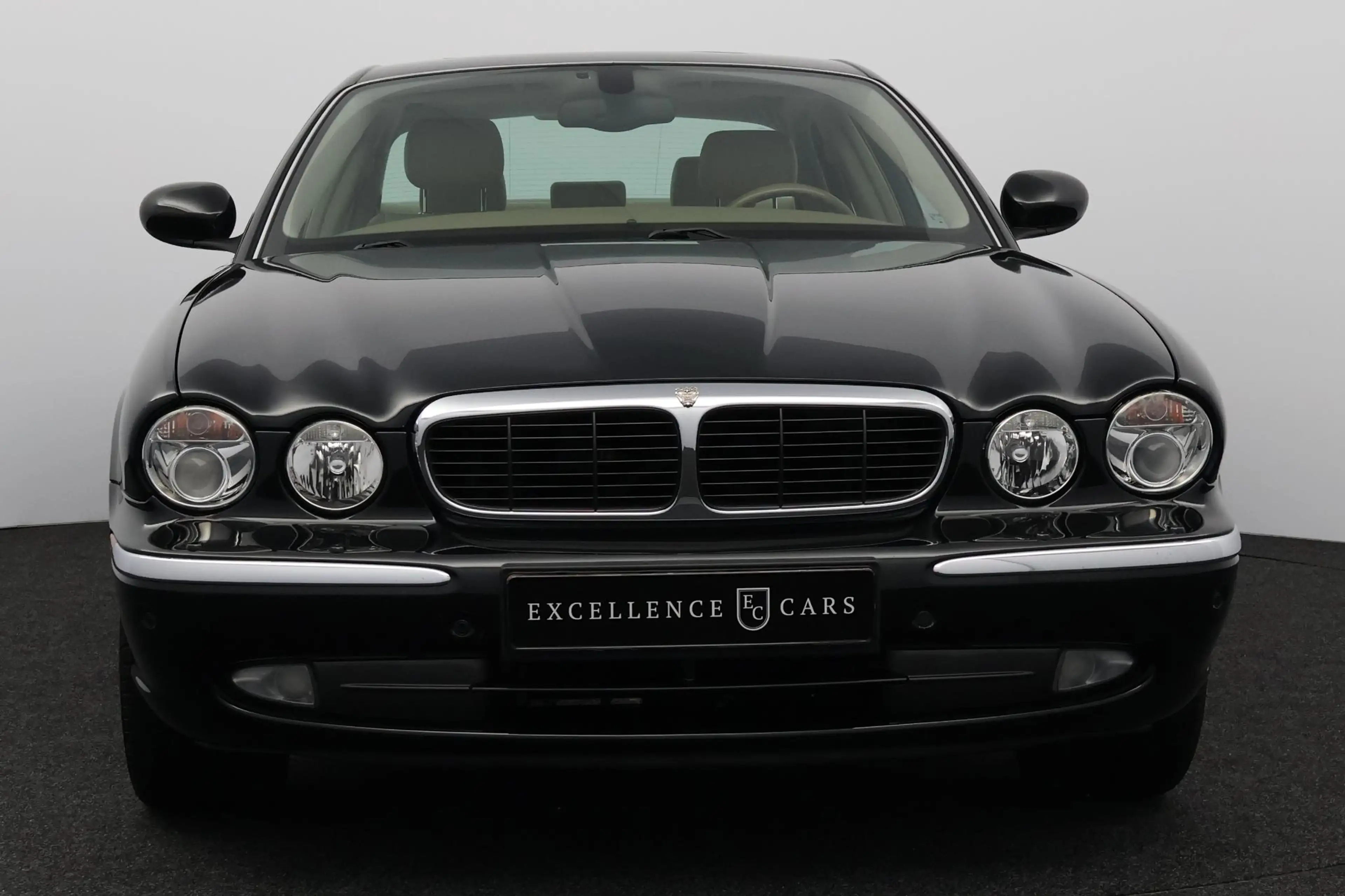 Jaguar XJ 3.0 V6 — photo 2
