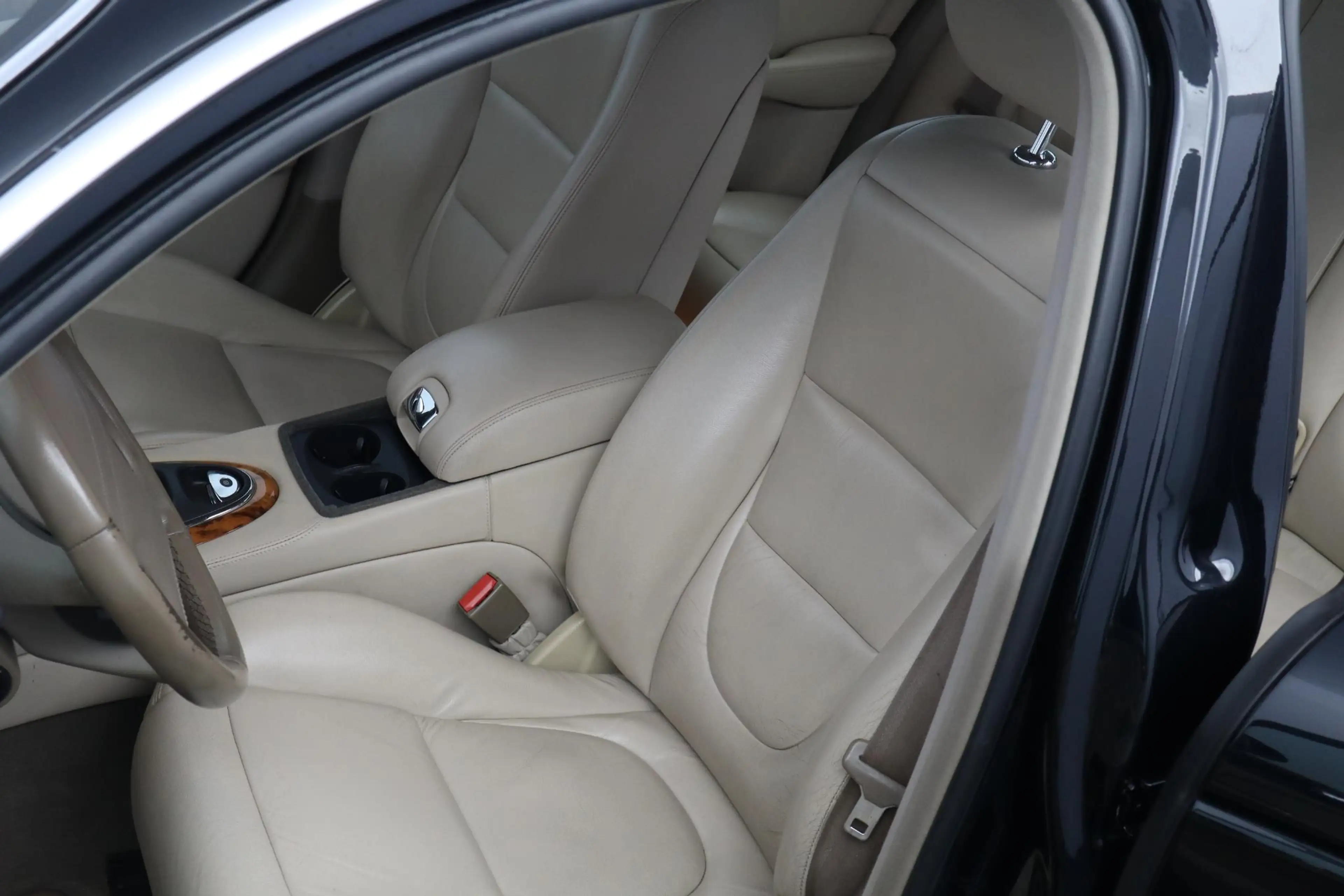 Jaguar XJ 3.0 V6 — photo 5